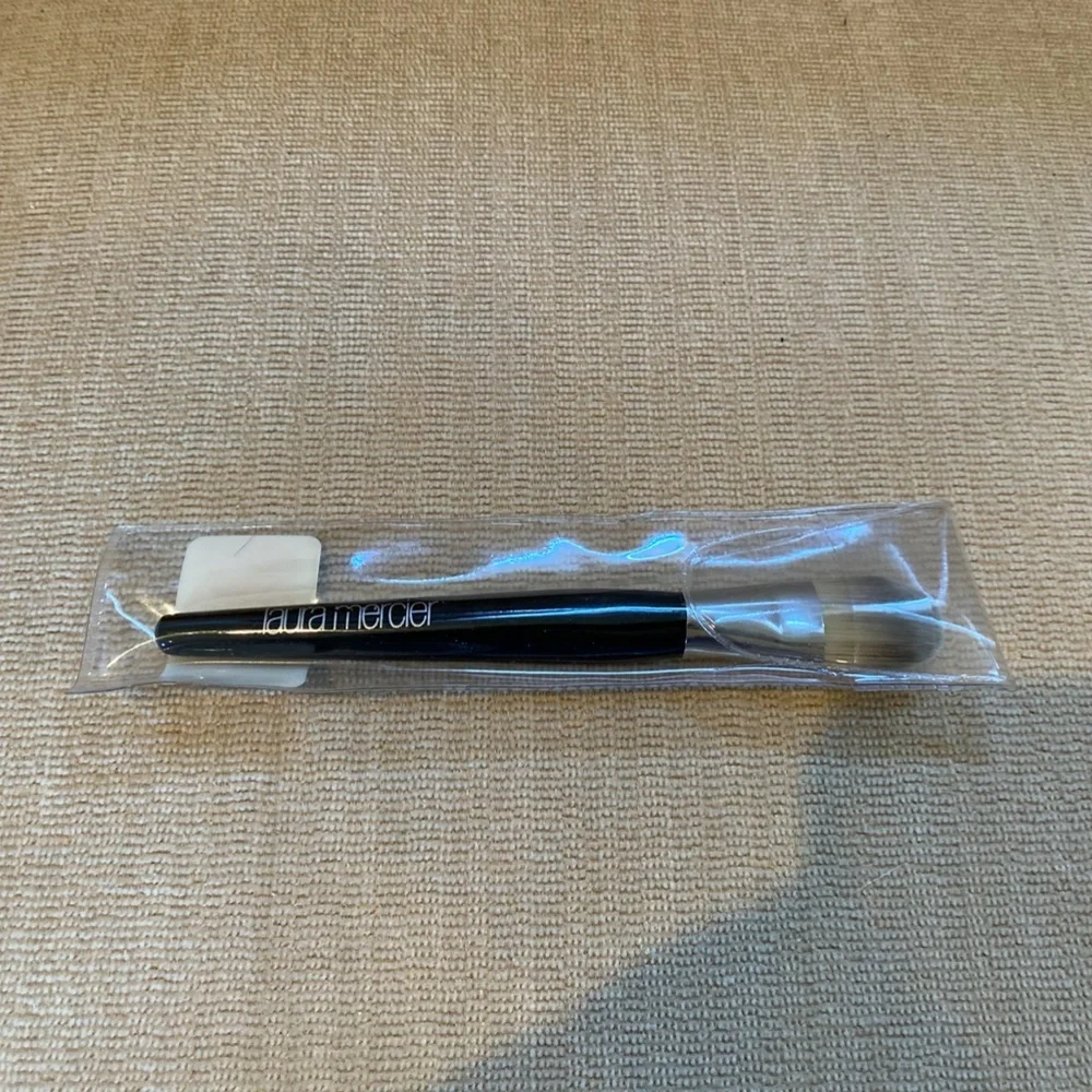 Laura Mercier Cheek Color Brush
